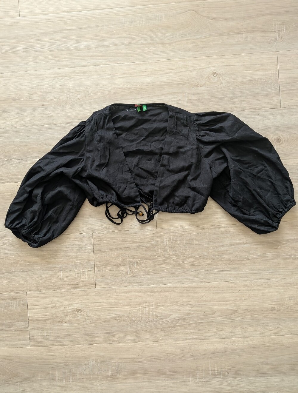 Farm Rio Black Cropped Puff-Sleeve Tie-Front Top